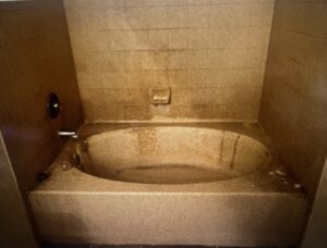 Loyalty H&M Bath tub before